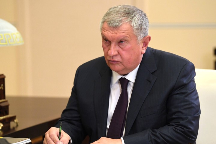 Сечин прокомментировал санкции Вашингтона и Европейского союза