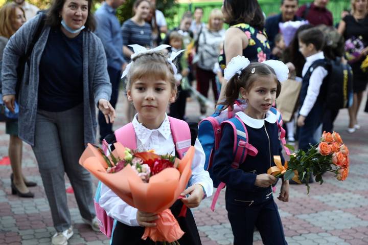 Бегом за хризантемами: как сделать уникальный букет на 1 сентября