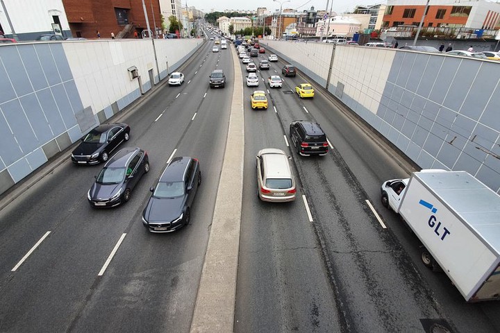 Движение на некоторых улицах ЦАО, ЮАО и ЗАО изменится из-за инженерных работ и киносъемок Движение на некоторых улицах ЦАО, ЮАО и ЗАО изменится из-за инженерных работ и киносъемок