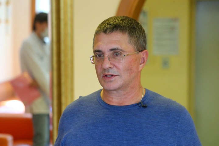 Доктор Мясников ответил на семь распространенных вопросов о вакцинации Доктор Мясников ответил на семь распространенных вопросов о вакцинации