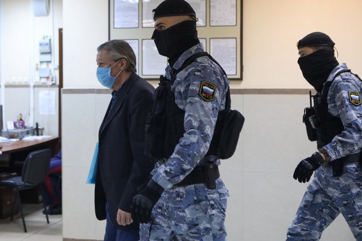 Черные маги, череп и веник: как Ефремова посадили на восемь лет