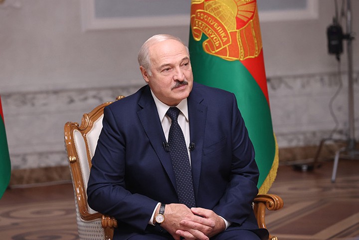 Лукашенко заявил, что протестующие пересекли «красную черту»