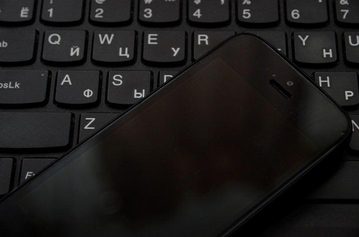 Россиян предупредили об опасности бесплатных сим-карт с улицы