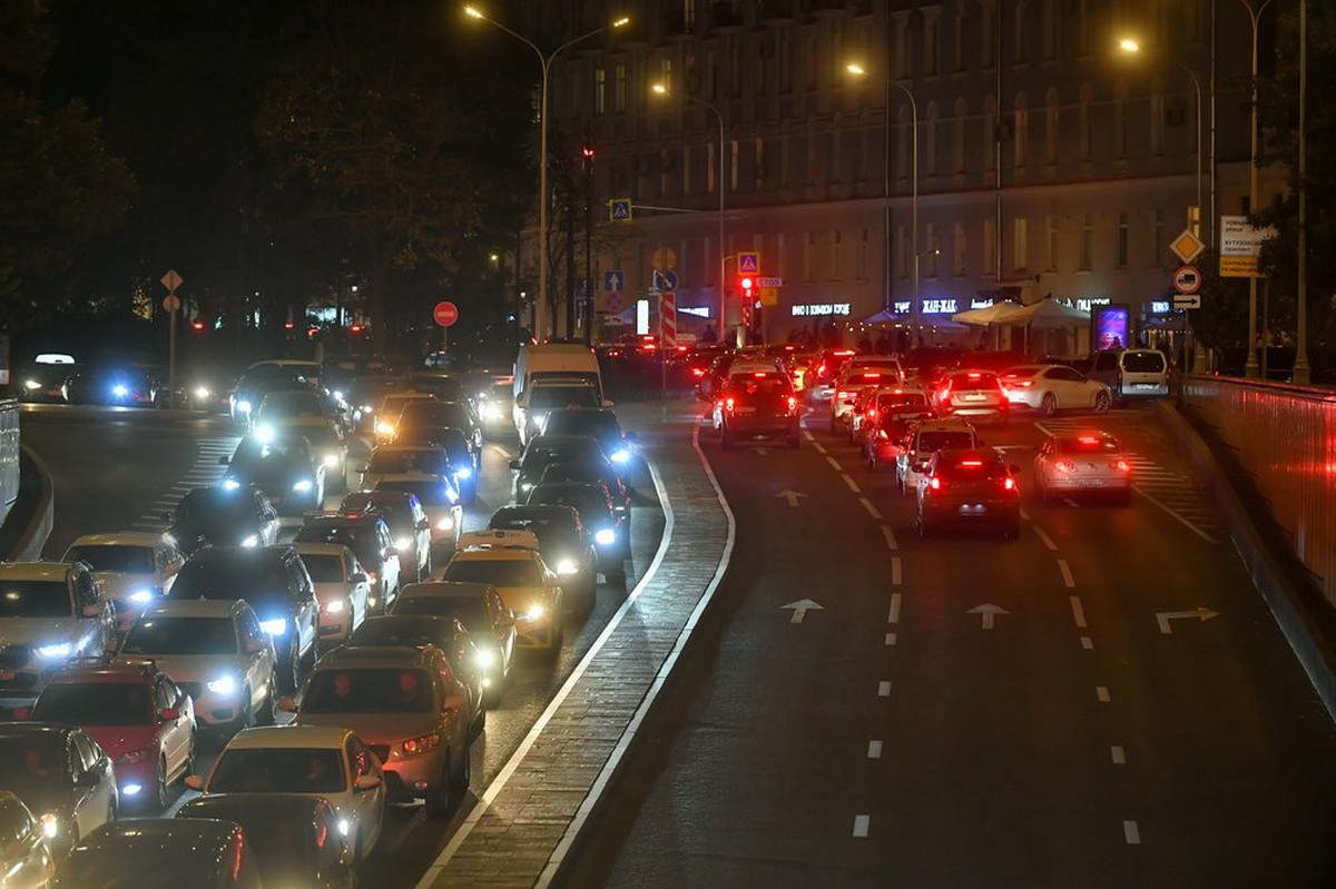 Warga Moskow menelepon daerah dengan lalu lintas yang sulit pada malam tanggal 20 Maret