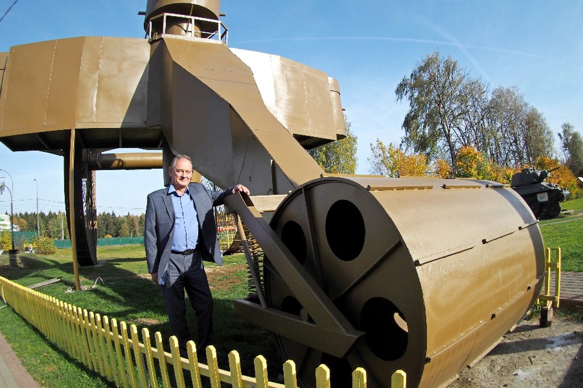 Т 34 входит в книгу рекордов гиннесса. Самый большой танк. Самый огромный танк в мире. Самый большой в миреттанк. Самый самый большой танк в мире.