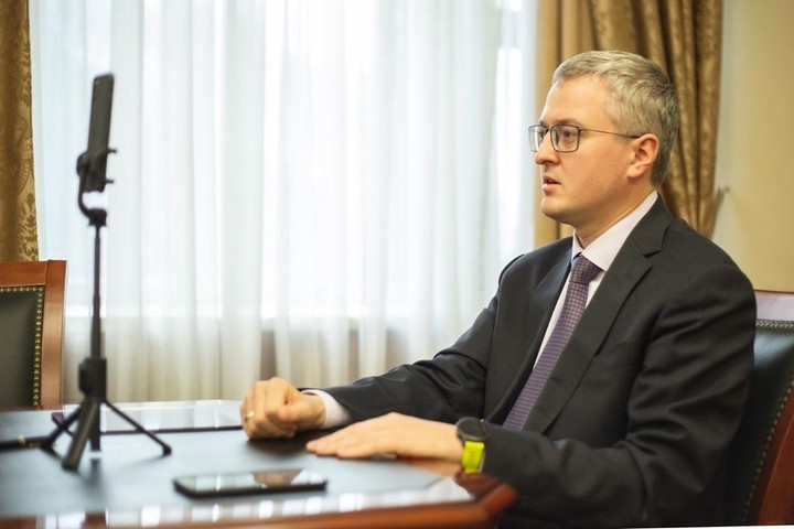 Губернатор Камчатки заявил, что планирует объехать побережья с загрязненной водой