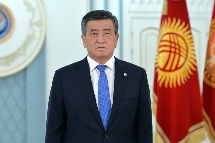 Президент Киргизии повторно ввел режим ЧП в Бишкеке