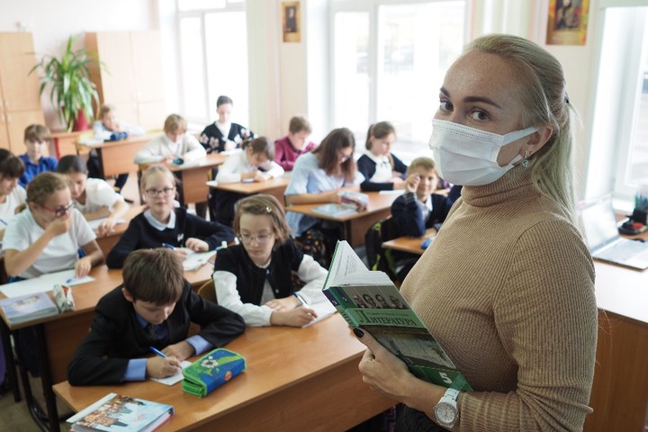 Число заболевших учеников 6–11-х классов уменьшилось почти наполовину