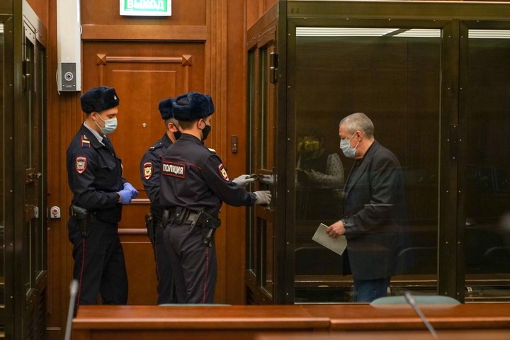 «О таком месте мечтают»: ветеран ФСИН рассказал, что ждет Ефремова в колонии