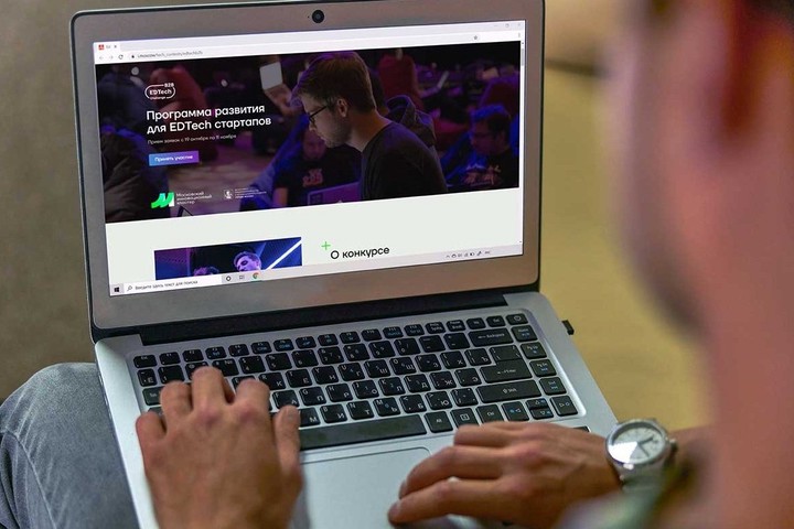 Около половины россиян считают, что их коллеги стали работать хуже на удаленке