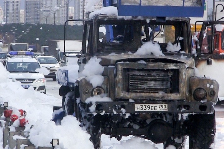 Спасатели ликвидировали возгорание грузовика на МКАД