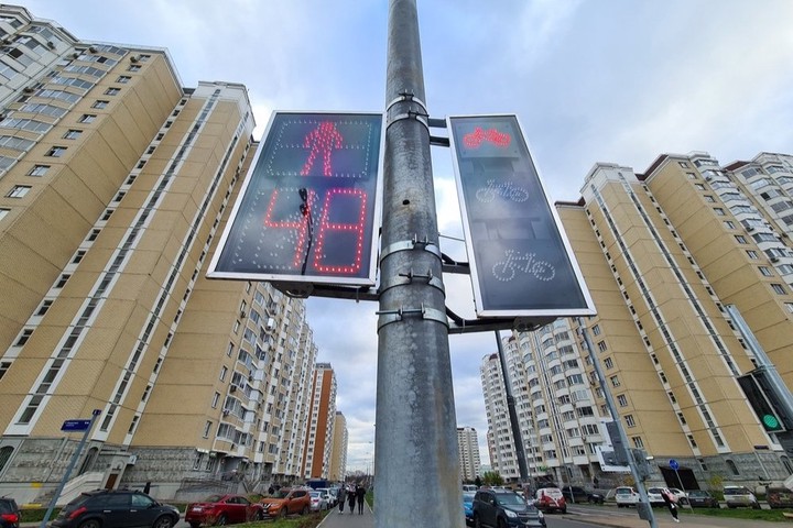 Бесконтактные кнопки на светофорах появились в пяти местах в столице