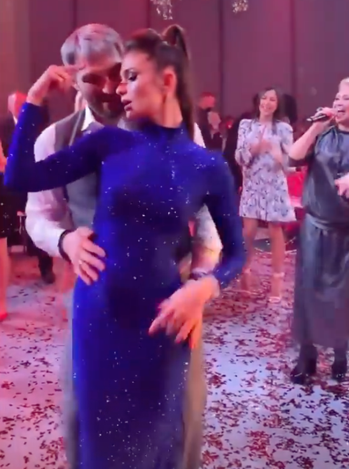 Шубская в длинном платье станцевала с Овечкиным на вечеринке в честь 27-летия
