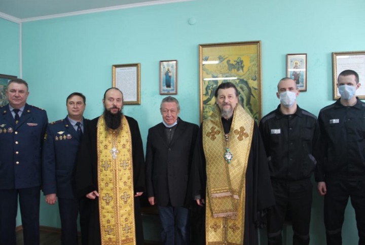 Опубликованы первые фото Ефремова в белгородском СИЗО