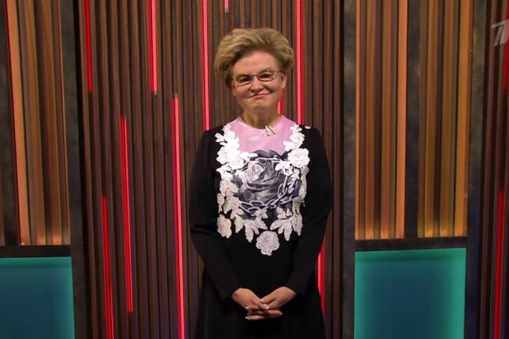 «Сижу счастливая»: Елена Малышева показала поздравление от внука