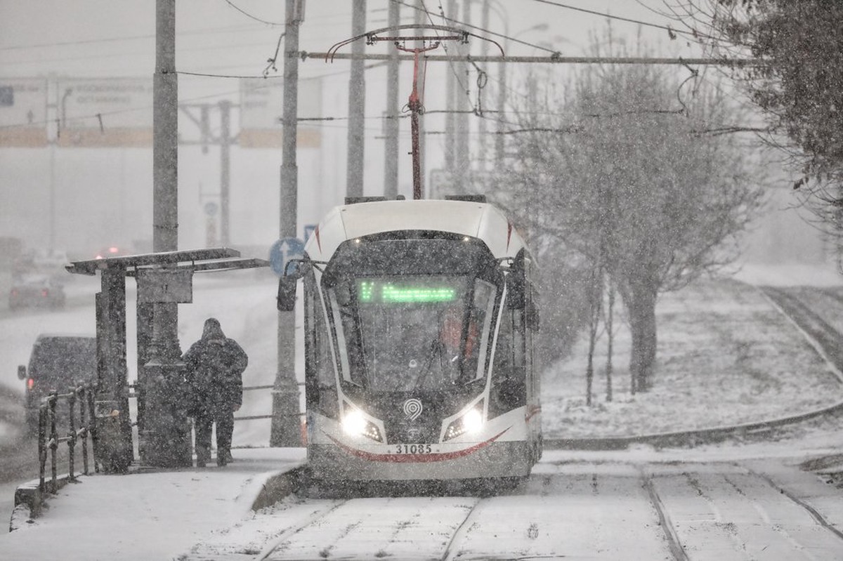 Из-за последствий сильного снегопада движение в Москве оценивается в 9 баллов