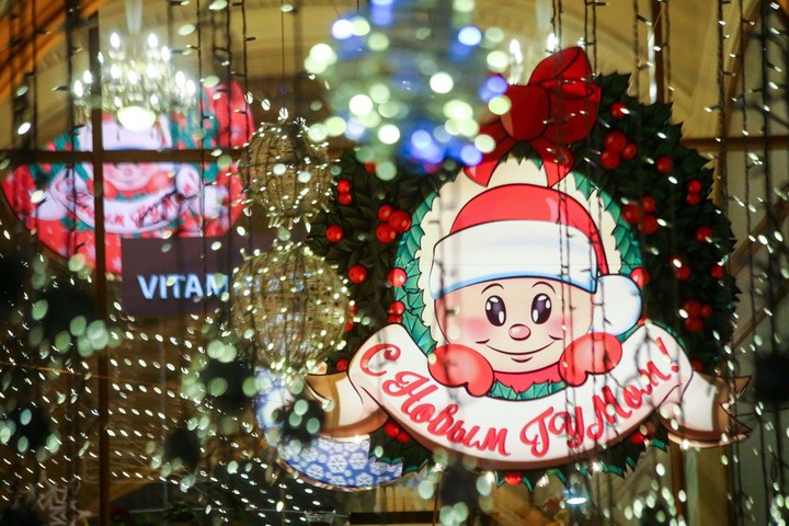 Россияне рассказали, какую сумму они готовы потратить на новогодние праздники