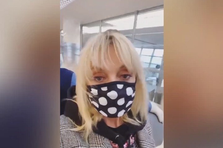 «Перелетная птица»: Кристина Орбакайте опубликовала видео в модной маске из аэропорта