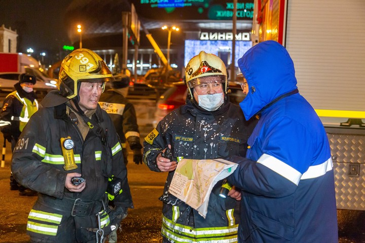 Петр Бирюков поблагодарил столичных пожарных за профессионализм