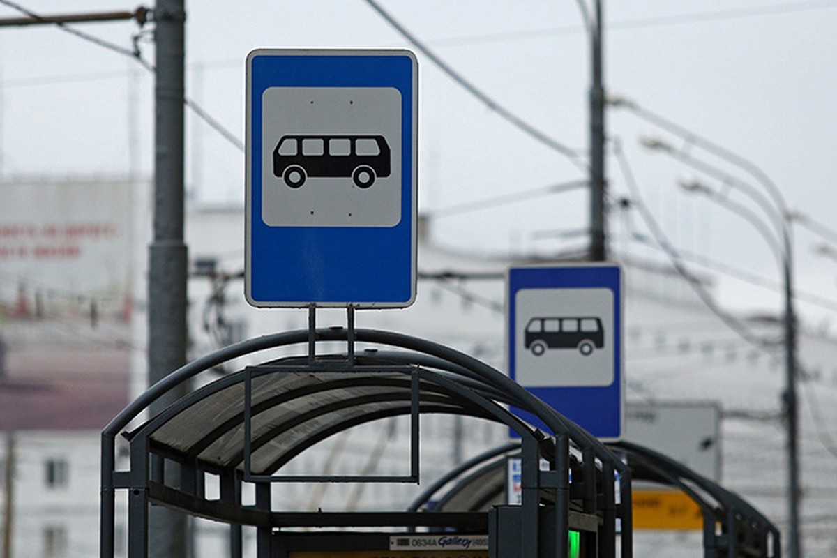 Третьеклассница вышла из автобуса на пермской трассе из-за заблокированной карты