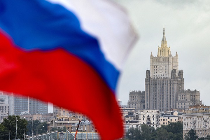 «Отравленная атмосфера»: к чему приведет высылка российских дипломатов из Чехии