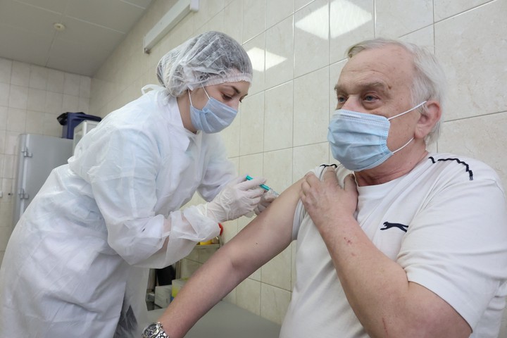 Исключительный случай: можно ли смешивать разные вакцины от COVID-19