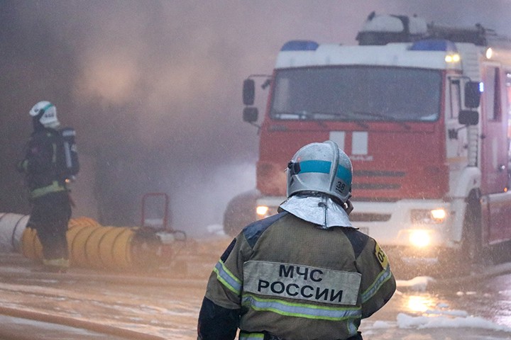 Тела троих погибших нашли при пожаре в жилом доме в Кирове