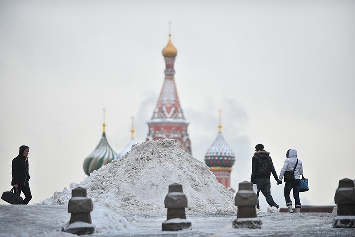 «Просто замерзну и умру»: иностранцы поделились впечатлениями о зиме в Москве