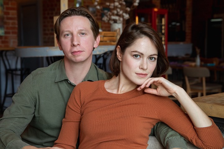 Счастливы вместе: накануне 14 февраля звездные пары поделились с «ВМ» историями своей любви 