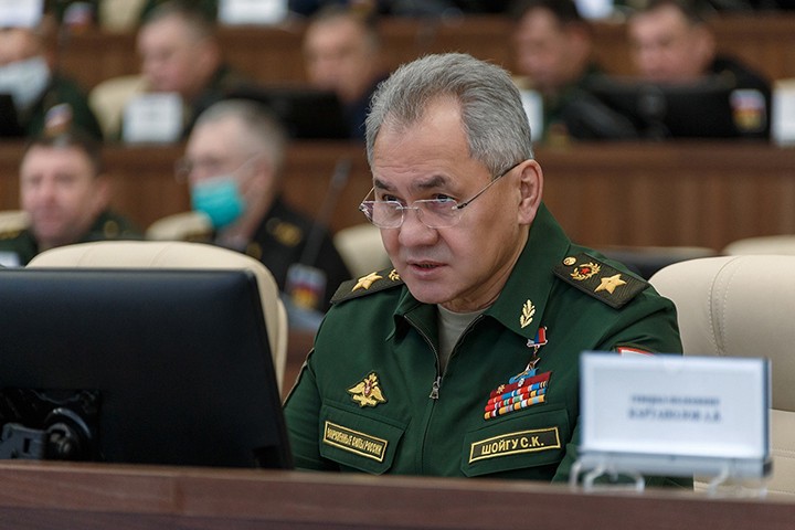 Главы Минобороны России и Армении обсудили ситуацию в закавказской республике