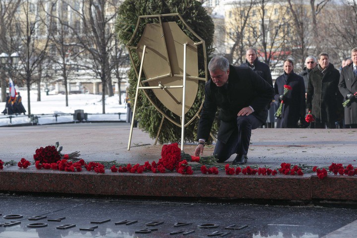 Матвиенко и Володин возложили цветы к Могиле Неизвестного Солдата