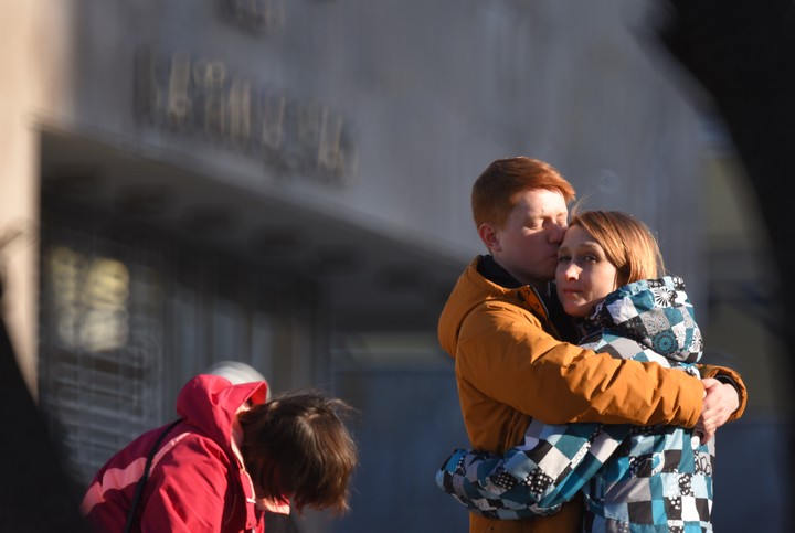 «Накроет теплый фронт»: синоптик рассказал, как долго москвичам придется мерзнуть