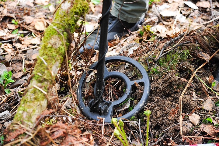 «До 300 тысяч в месяц»: как разбогатеть на поисках кладов в Москве