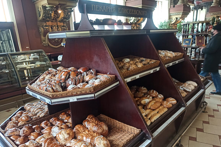 «Наследие может стать трагедией»: как гастроном «Елисеевский» доживает последние дни