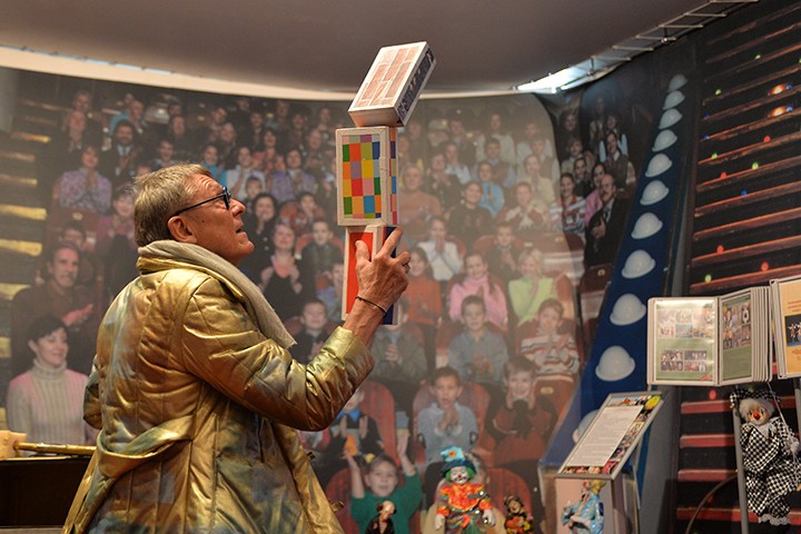 Воспитанники Центра имени Ю. В. Никулина встретились с клоуном Александром Фришем