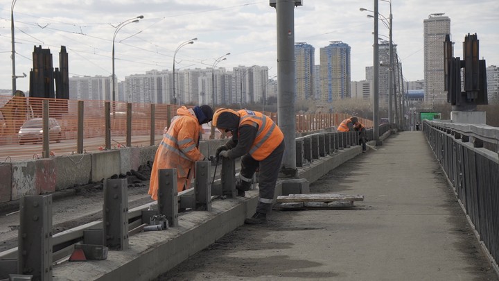 Работы по капремонту Строгинского моста стартовали в Москве