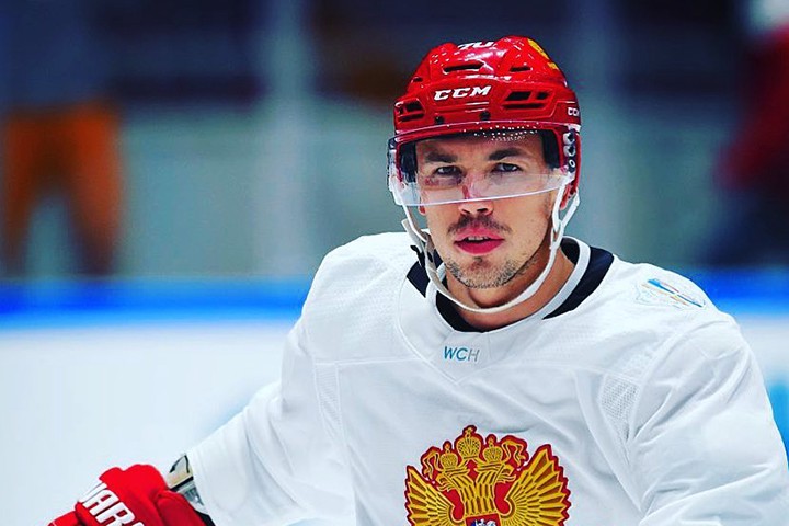 ХК «Авангард» прокомментировал информацию об обнаружении наркотиков у Емелина ХК «Авангард» прокомментировал информацию об обнаружении наркотиков у Емелина