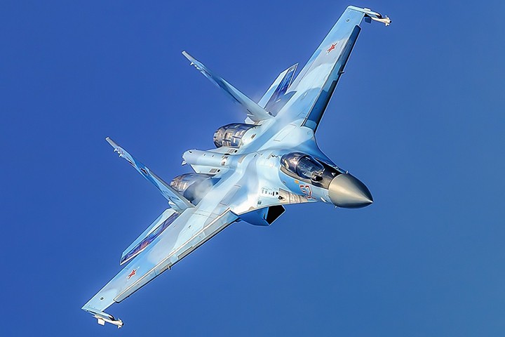 Россия провела над Черным морем учебно-боевые полеты на фоне маневров Sea Breeze