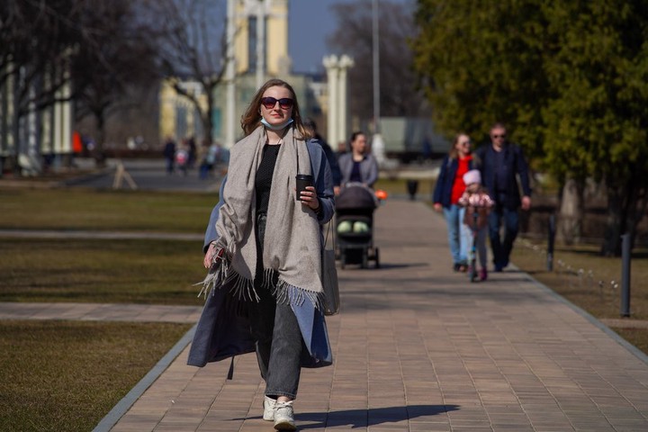 Синоптик рассказала о погоде в Москве в выходные