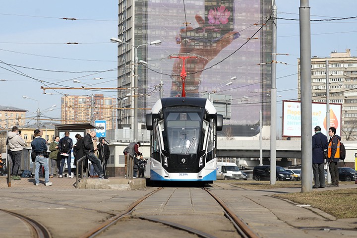Два трамвайных маршрута запустили между метро «Дмитровская» и Соболевским проездом