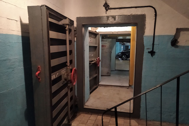 «Нары на восемь человек»: где в Москве укрыться в случае ЧС