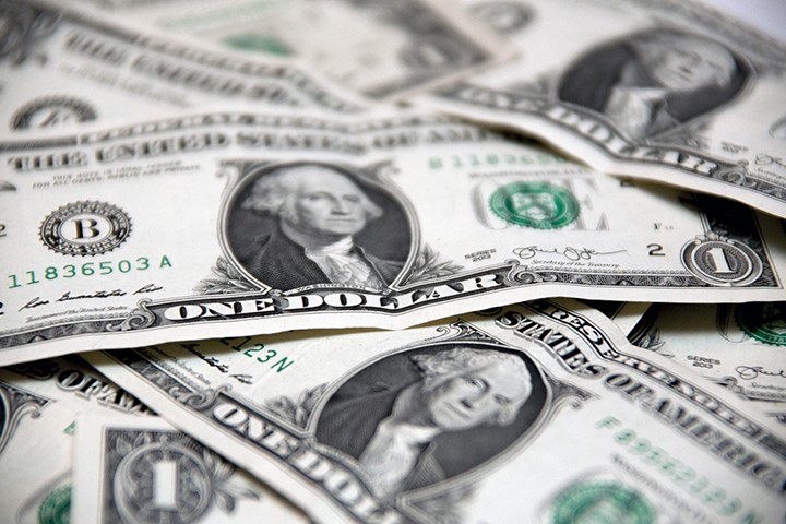 Финансист Голубовский перечислил россиянам риски хранения наличных долларов