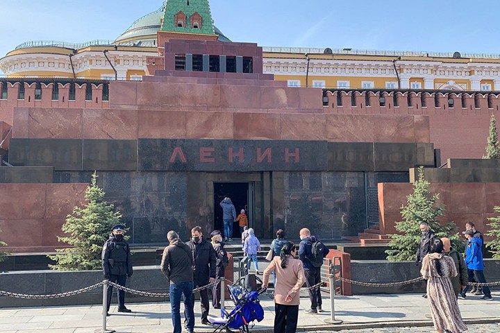 Мавзолей Ленина и некрополь у Кремля в Москве закроют для посетителей 23 мая