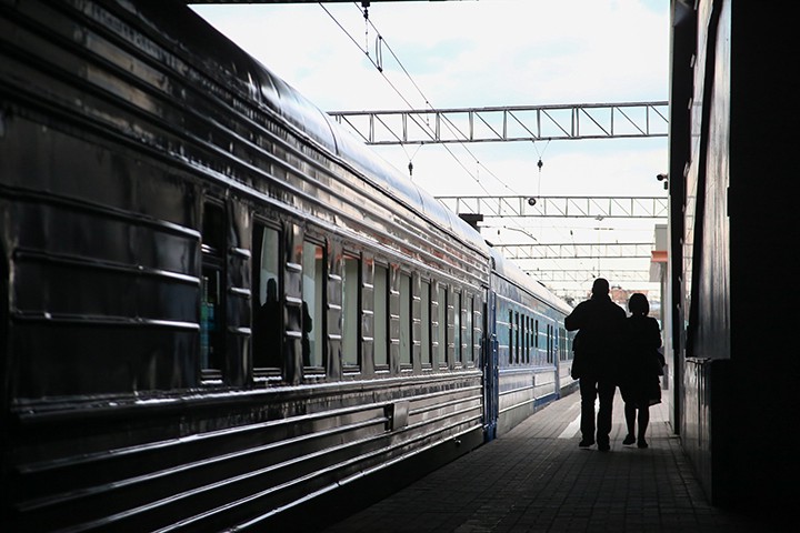 Маленький мальчик погиб при переходе через железнодорожные пути