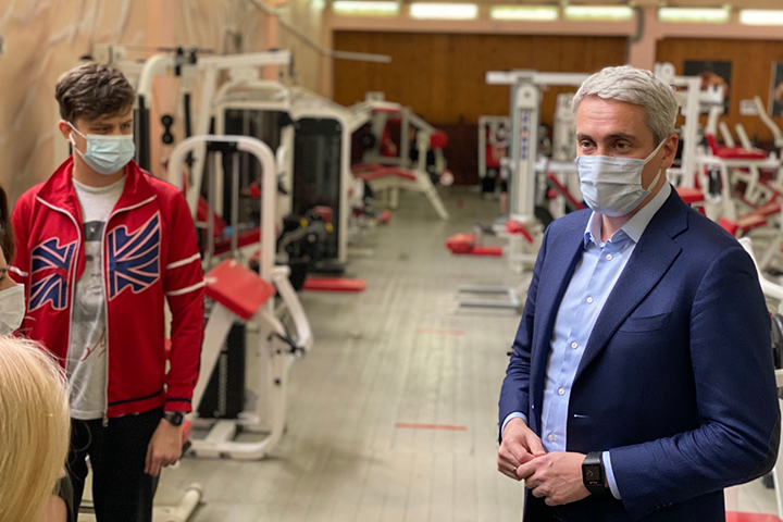 Нифантьев предложил повысить стипендию до 18 тысяч рублей 