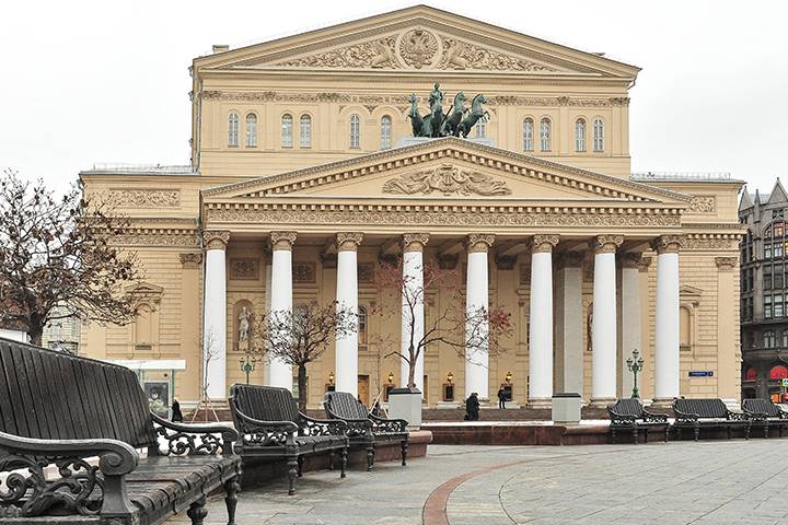 СК проводит проверку по факту смерти актера во время спектакля в Большом театре