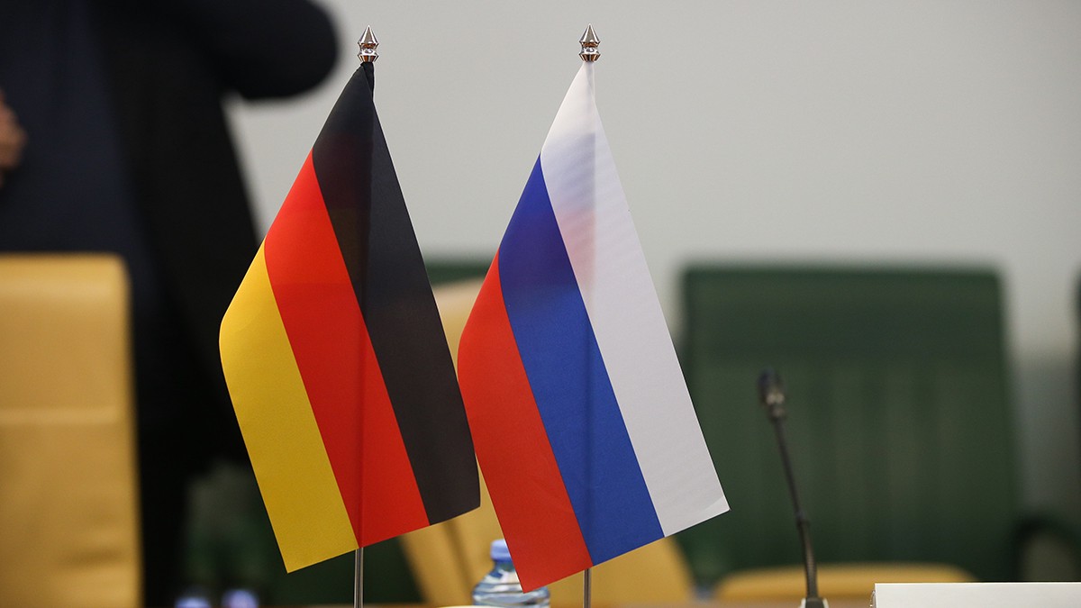 Посольство России осудило Германию за запрет атрибутики Дня Победы