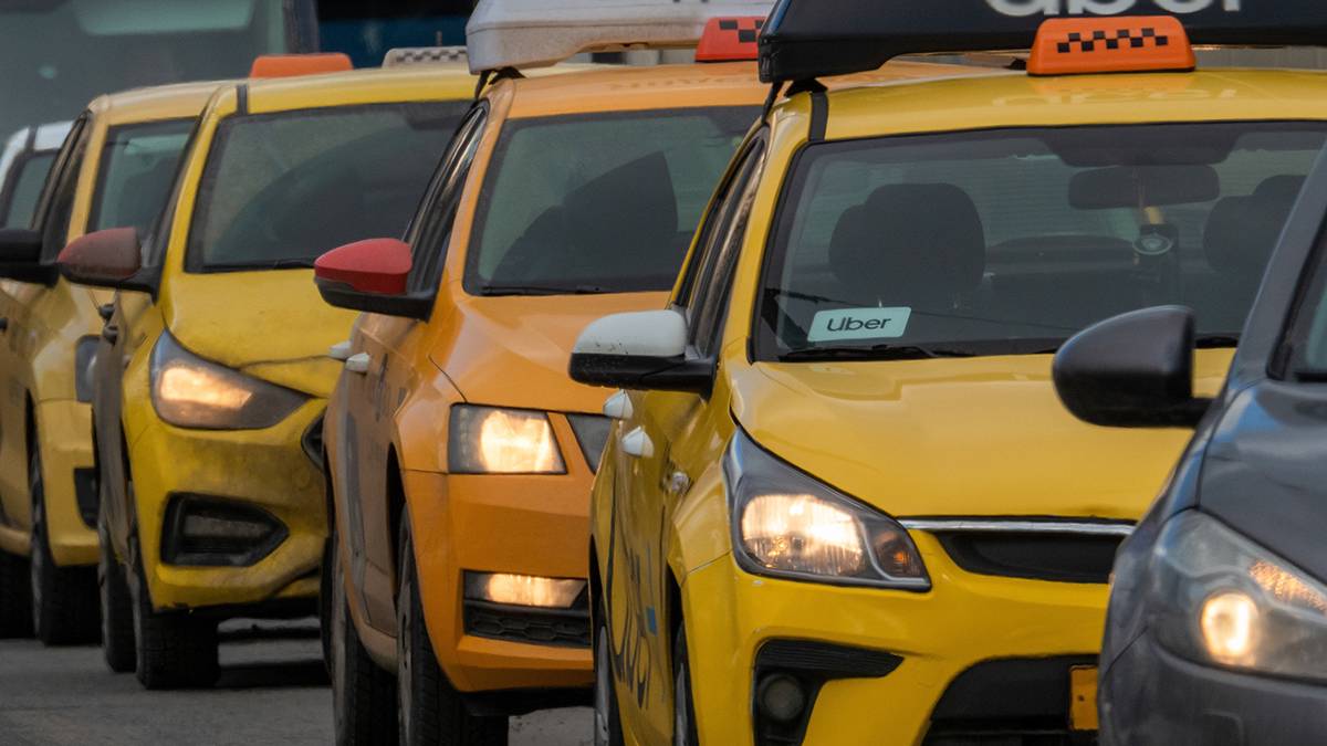 Дептранс: В Москве с начала года изъяли 800 машин такси из-за нарушений