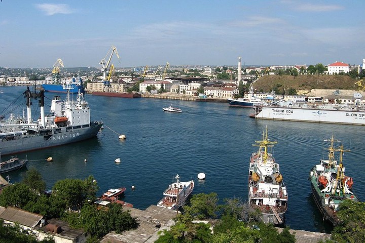 Мыс Лазарева