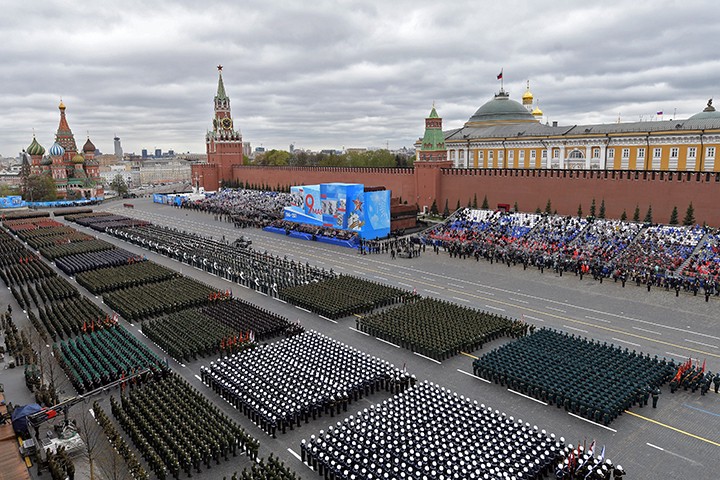 «Осудил весь Запад»: как иностранные СМИ отреагировали на речь Путина на параде Победы